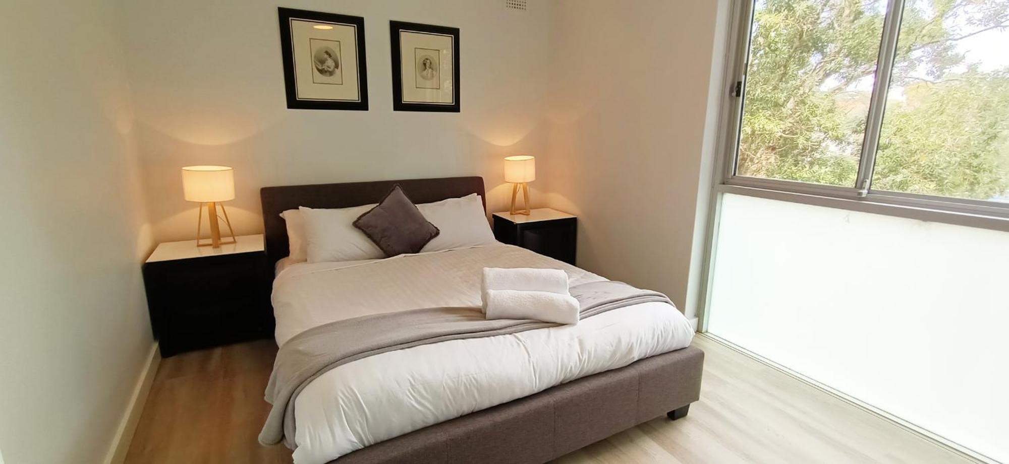 Moments To Famous Bondi Apartment